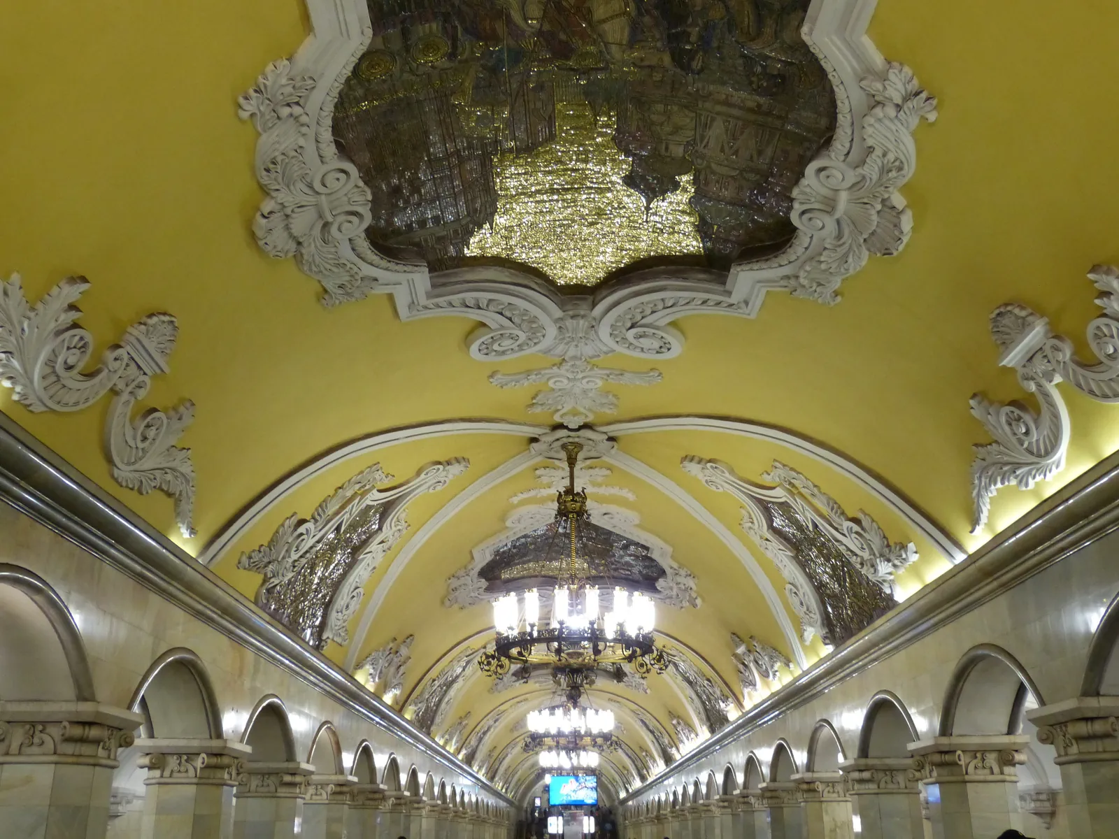 Moscow Metro, Arbat & City Highlights